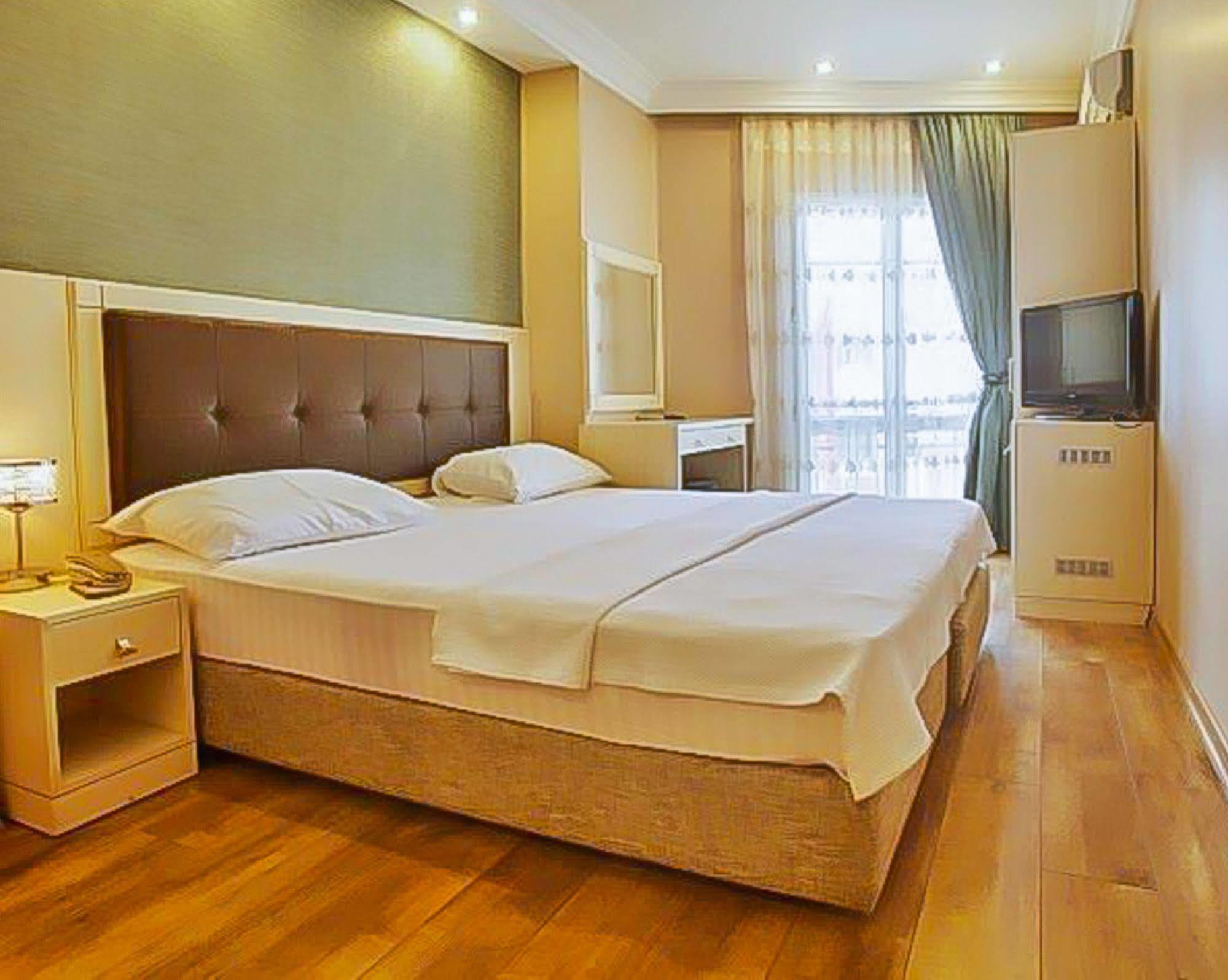 Buyukada Princess Hotel Adalar Exterior foto